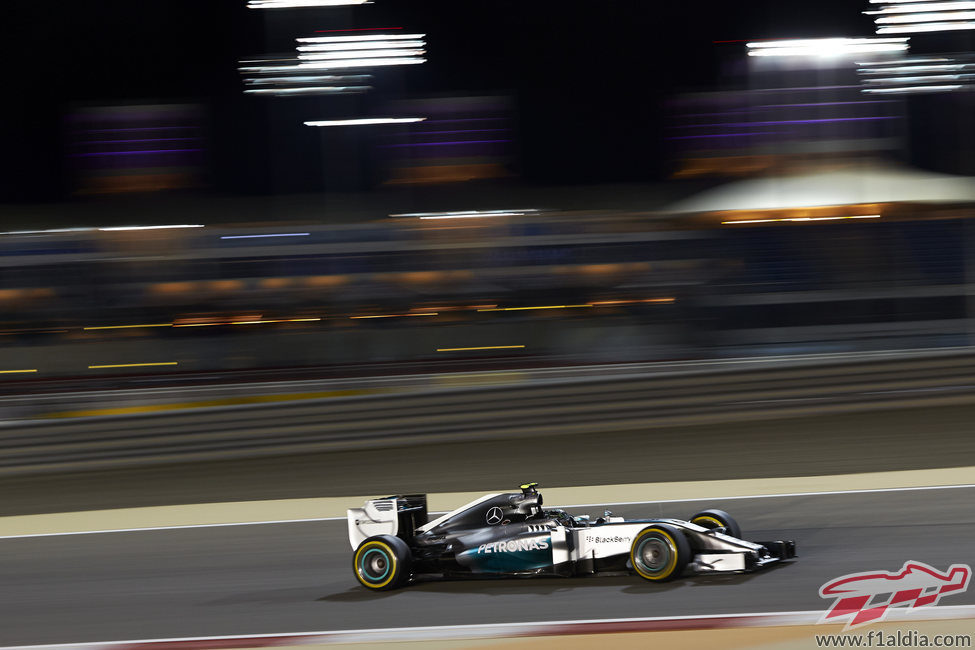 Segunda posición para Lewis Hamilton en Baréin