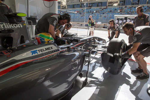 Esteban Gutiérrez preparado para salir