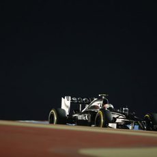 Noche cerrada en Baréin para Kevin Magnussen