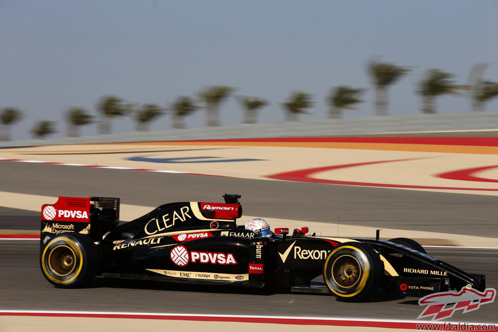 Romain Grosjean avanza a los mandos del E22