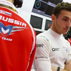 Jules Bianchi serio por su mal resultado