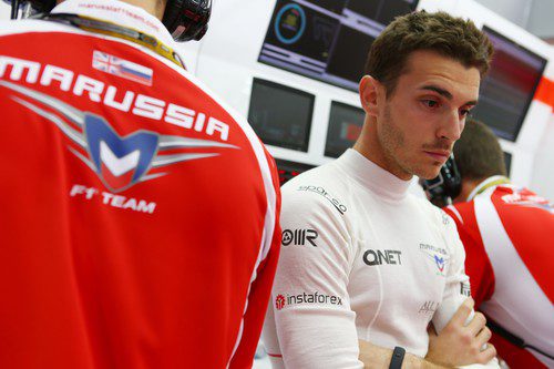 Jules Bianchi serio por su mal resultado