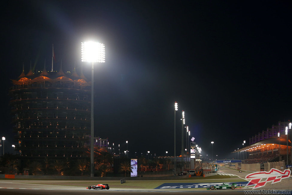 Jules Bianchi en la curva 1 de Baréin