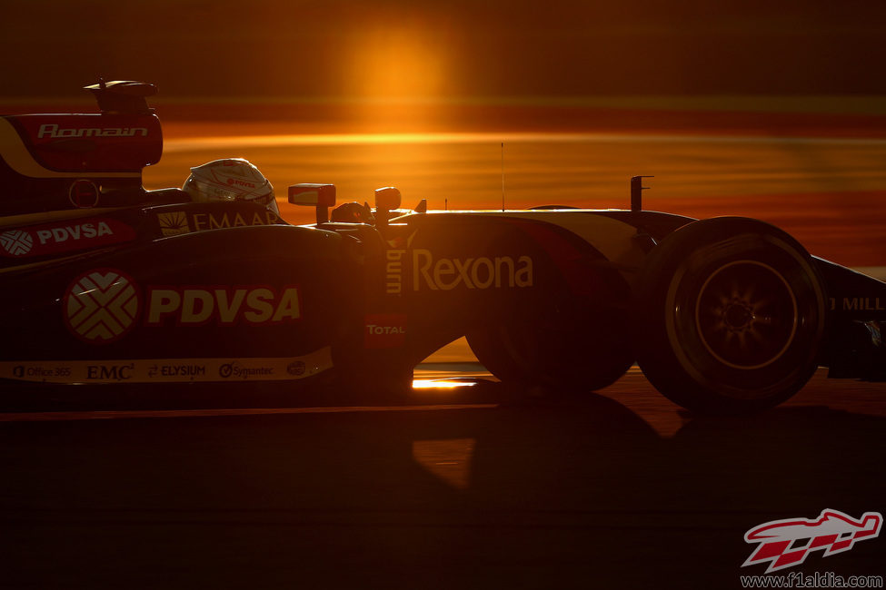 Romain Grosjean, en el atardecer de Baréin