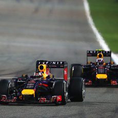 Sebastian Vettel, por delante de Daniel Ricciardo