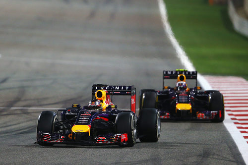 Sebastian Vettel, por delante de Daniel Ricciardo