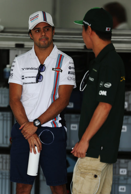 Kamui Kobayashi y Felipe Massa charlan en Sakhir