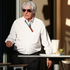 Bernie Ecclestone, en el paddock de Sakhir