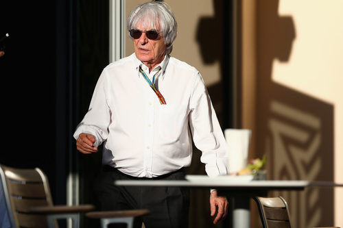 Bernie Ecclestone, en el paddock de Sakhir