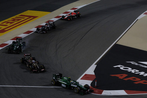 Marcus Ericsson luchando con Romain Grosjean