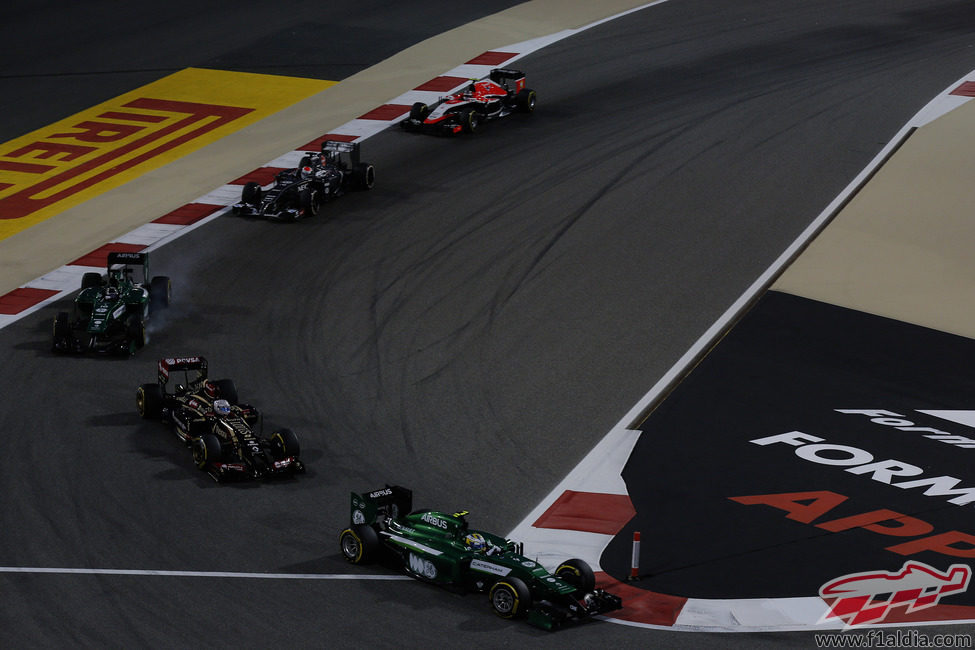 Marcus Ericsson luchando con Romain Grosjean