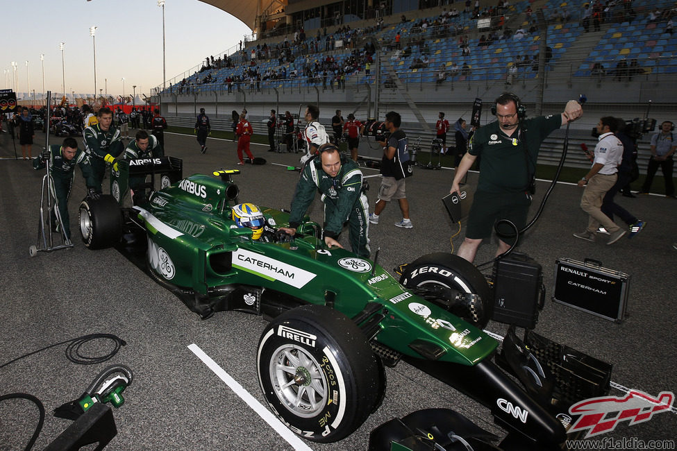 Marcus Ericsson en la parrilla de salida