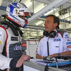 Sergey Sirotkin contrasta datos con el ingeniero