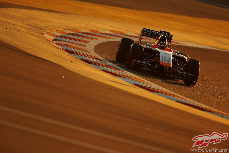 Max Chilton rueda en pista con el MR03