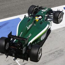 Marcus Ericsson sale de boxes con el CT05