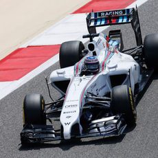 Valtteri Bottas rueda en el primer día de test