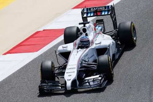 Valtteri Bottas rueda en el primer día de test