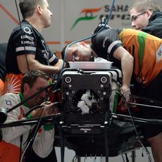 Trabajos previos en el box de Force India