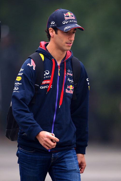 Daniel Ricciardo llega al circuito de Shanghái