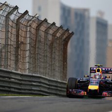 Daniel Ricciardo completa los entrenamientos con Red Bull