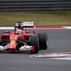 Curva a izquierdas para Fernando Alonso en Shanghái