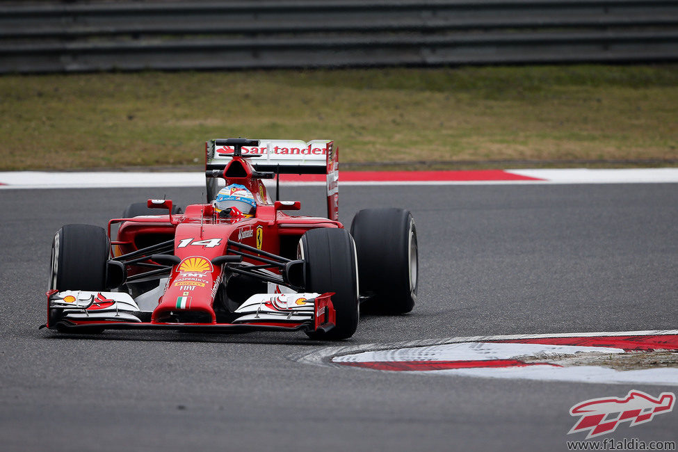 Curva a izquierdas para Fernando Alonso en Shanghái