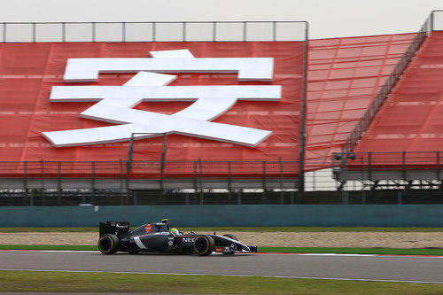 Esteban Gutiérrez en el trazado de Shanghái