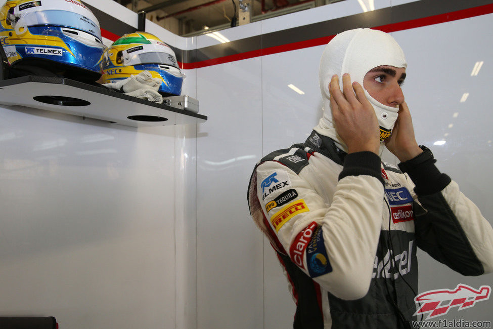 Esteban Gutiérrez preparándose para salir