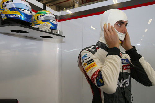 Esteban Gutiérrez preparándose para salir