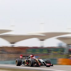 Romain Grosjean progresa en Shanghái