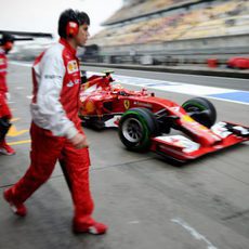 Kimi Räikkönen regresa a boxes en Shangái