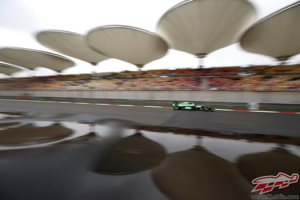 Marcus Ericsson rueda con los intermedios