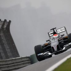 Adrian Sutil pilota el Sauber C33