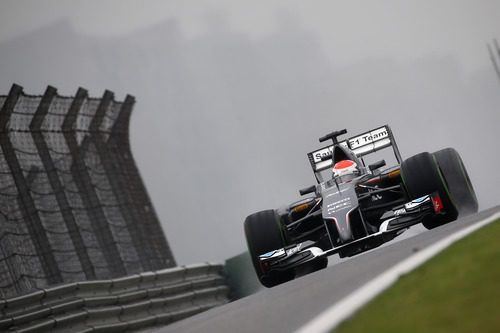 Adrian Sutil pilota el Sauber C33