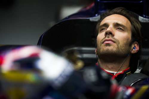 Jean-Eric Vergne concentrado antes de salir a marcar tiempo