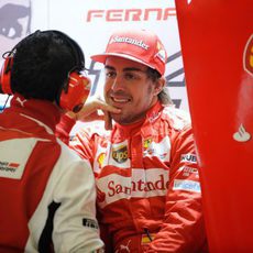 Fernando Alonso, en el box de Ferrari
