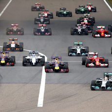 Lewis Hamilton mantiene la pole en China