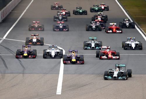 Lewis Hamilton mantiene la pole en China