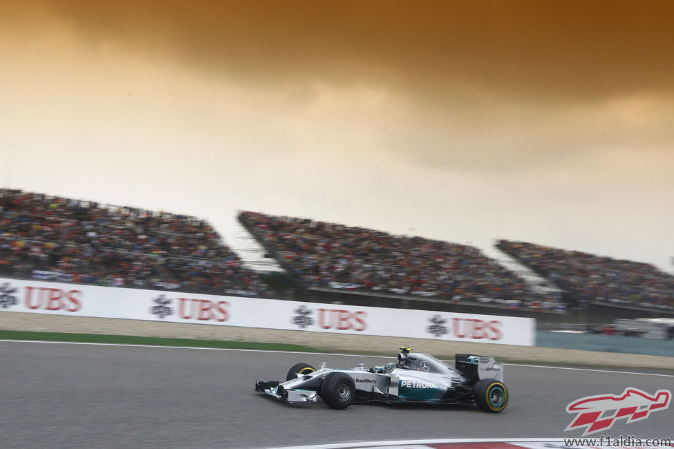 Nico Rosberg se recuperó de un mal comienzo