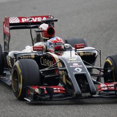 Romain Grosjean rueda con los neumáticos blandos