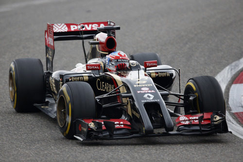 Romain Grosjean rueda con los neumáticos blandos