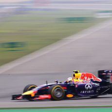 Daniel Ricciardo rueda muy rápido en Shanghái