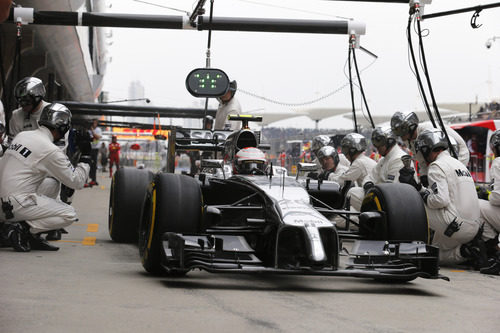 Kevin Magnussen regresa a la pista tras la parada en boxes