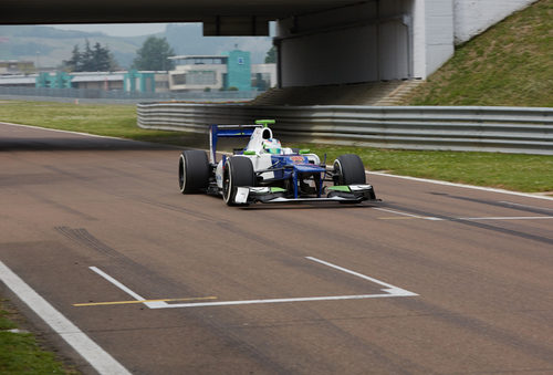 Simona de Silvestro rueda en Fiorano