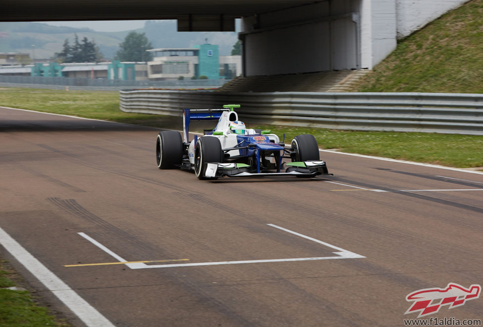 Simona de Silvestro rueda en Fiorano