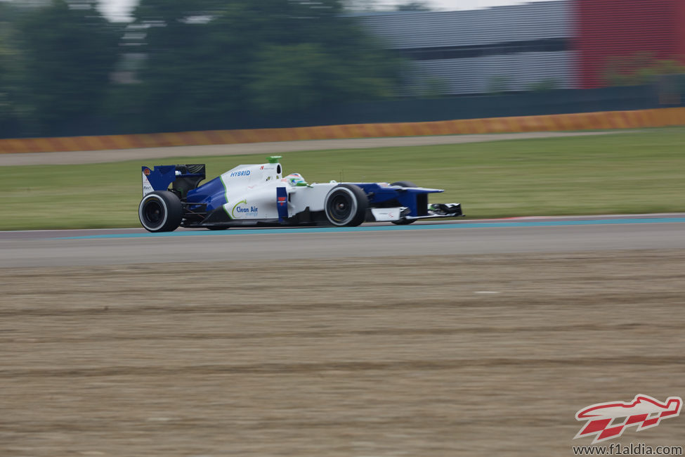 El Sauber C31 avanza con Simona de Silvestro