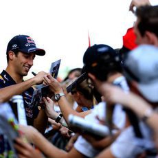 Daniel Ricciardo amansa a las 'fieras'