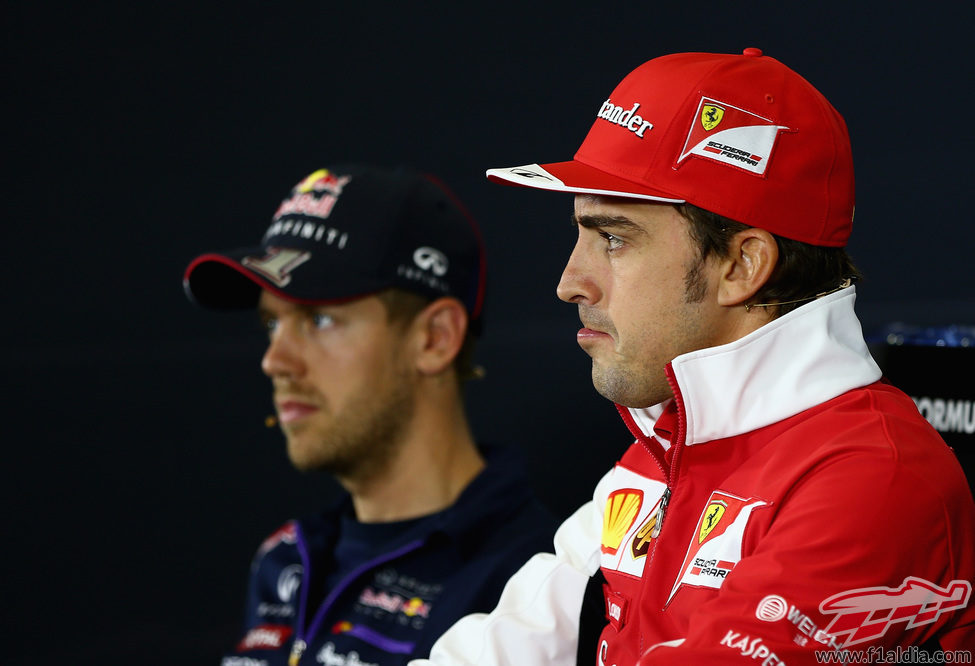 Fernando Alonso y Sebastian Vettel, en rueda de prensa