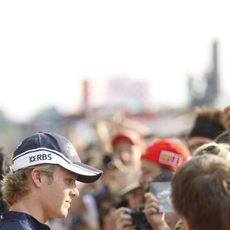 Rosberg con los aficionados