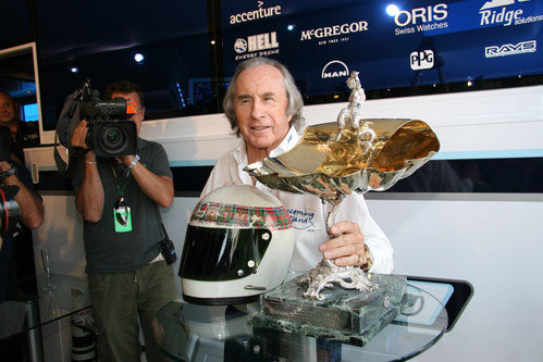 Stewart con su trofeo